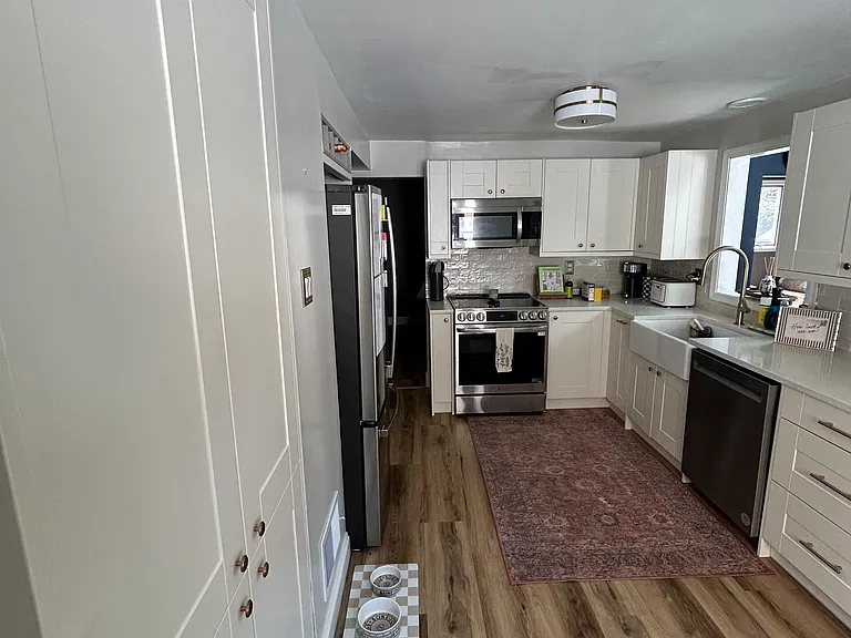 425 Hoover Rd — Photo 3