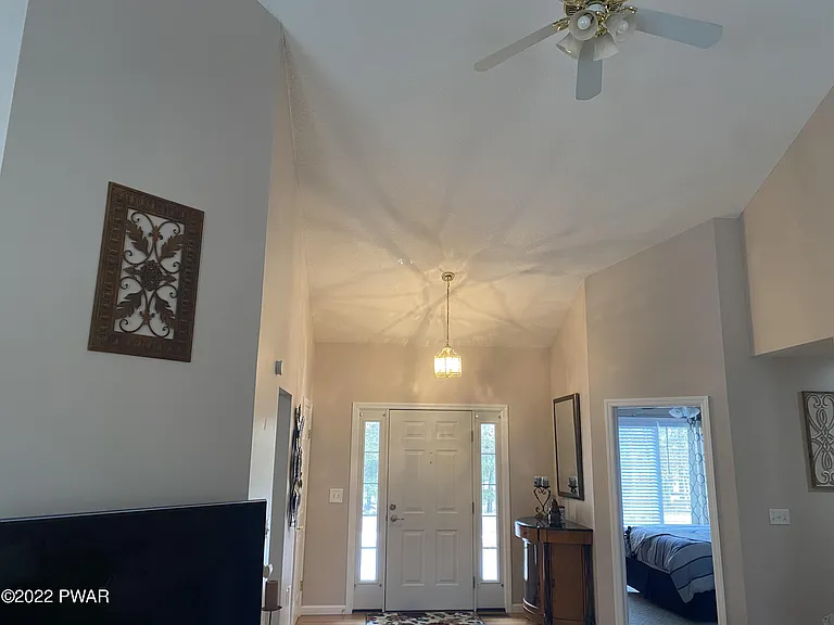 101 Pommel Dr — Photo 8