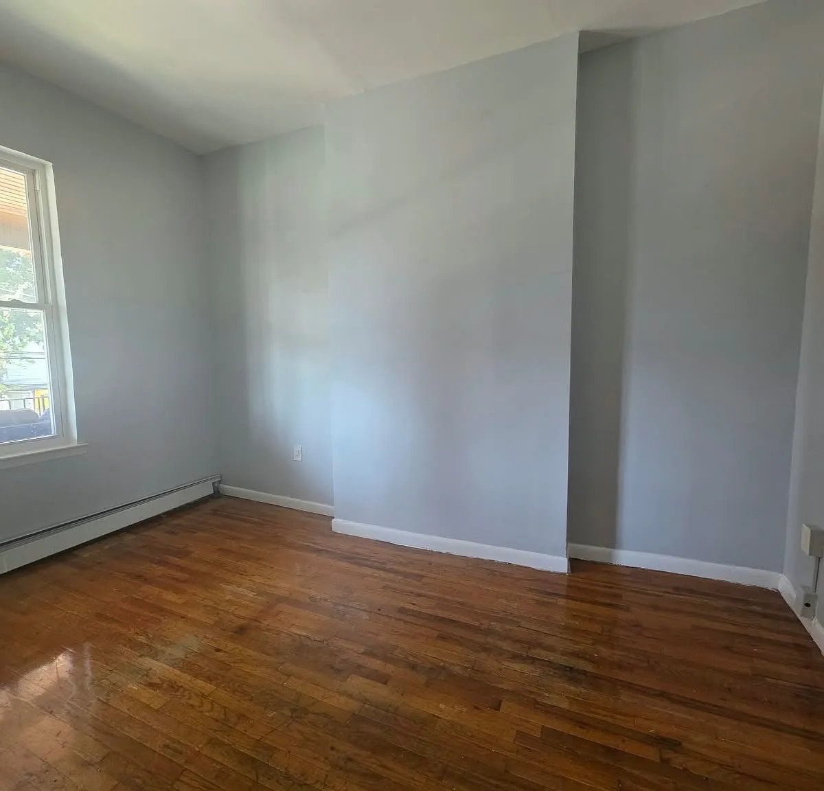 3 bed, 1.0 bath, $2,900 — Photo 1
