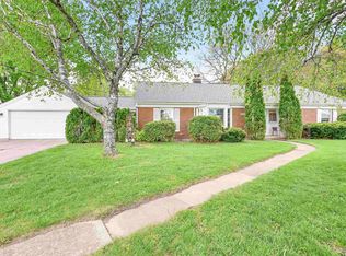 5505 W Greenville Dr, Appleton, WI 54913