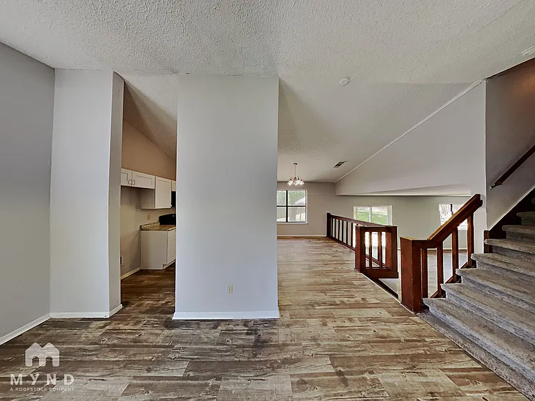 4714 Crested Rock Dr — Photo 27