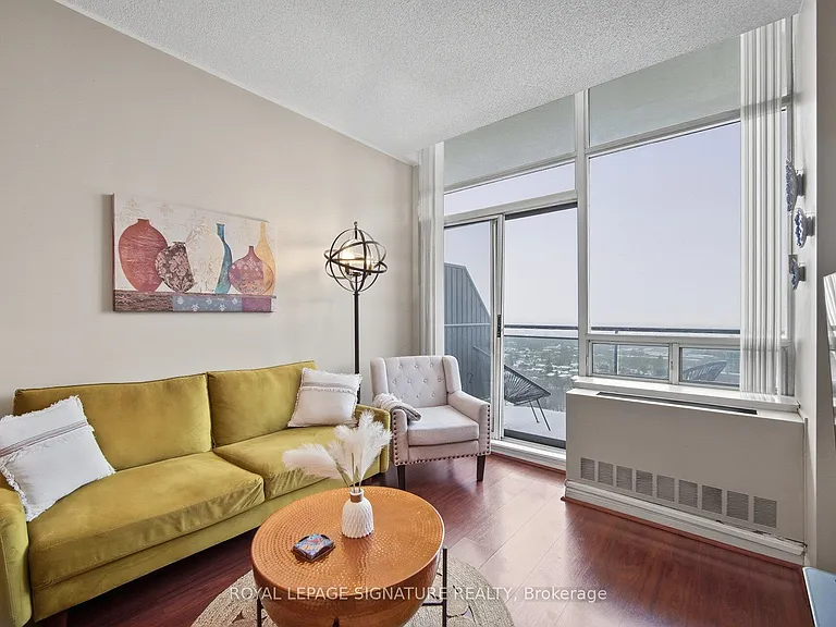 153 Beecroft Rd N #Penthouse 109 — Photo 14