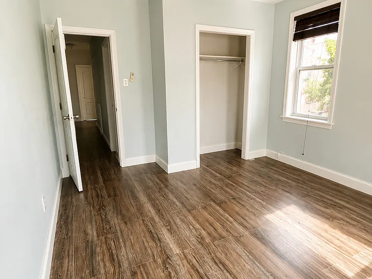 1805 S 20th St — Photo 14