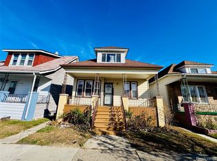 12140 Mitchell St, Hamtramck, MI 48212