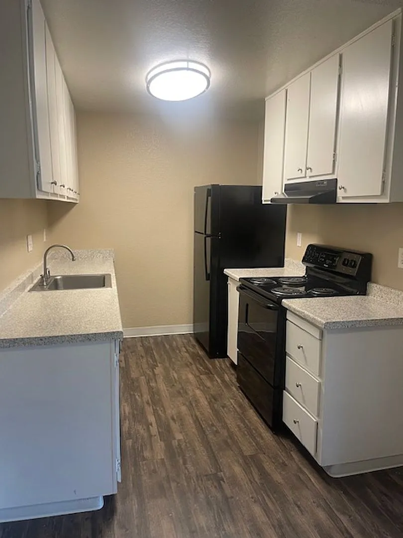Legacy Park Apartments — Photo 2