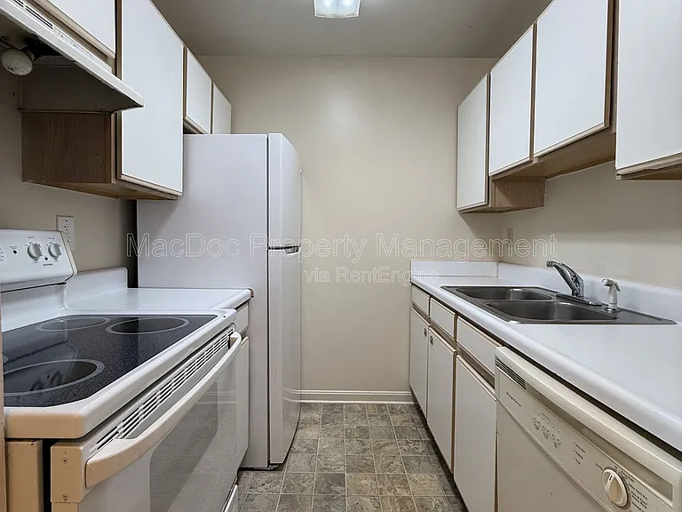 76 Red Maple Ct #100 — Photo 7