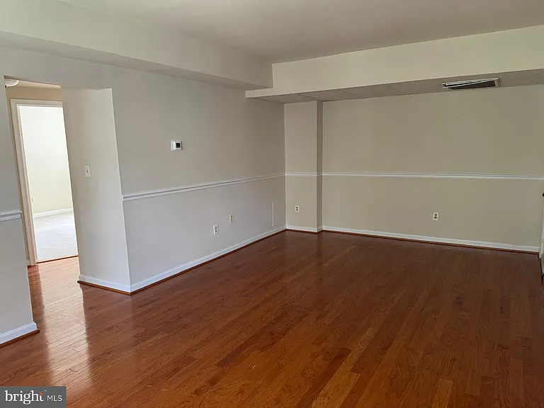 1720 Queens Ln #3172 — Photo 4