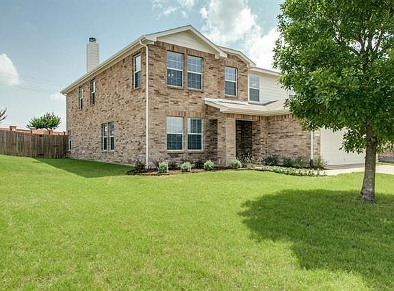 2nd image of 2136 Royal Acres Trl