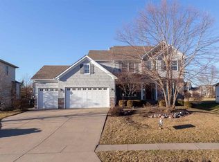 3272 Valleywynds Dr, Bettendorf, IA 52722