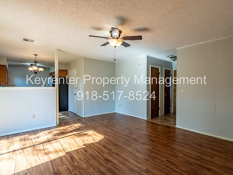 4822 S Spruce Dr — Photo 3