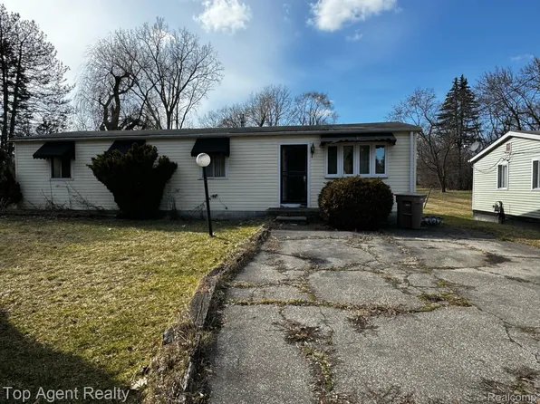 829 Bay St, Pontiac, MI 48342