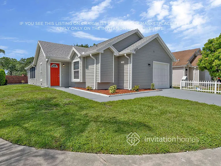 3434 Coachlight Dr — Photo 2