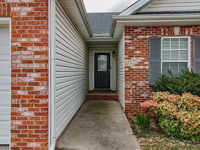 988 Chardea Ct — Photo 4