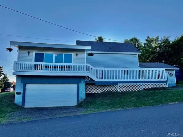 526 E Bundy St, Ironwood, MI 49938