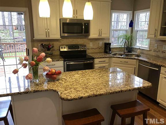 3rd image of 6107 Chesden Dr