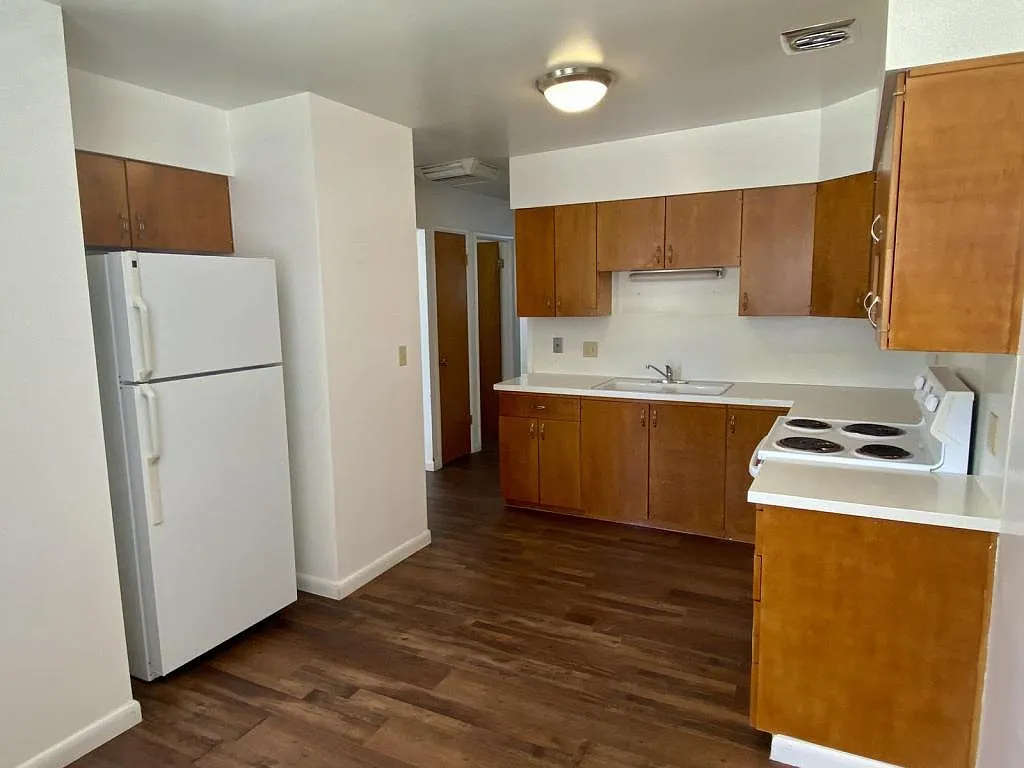 290 S Fairlane Dr Unit 3 — Photo 2