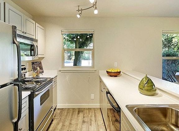 Soft close cabinets and drawers.