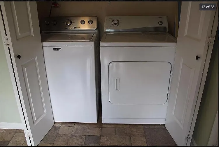 Washer/Dryer hookups in Kitchen. Washer/Dryer not included.