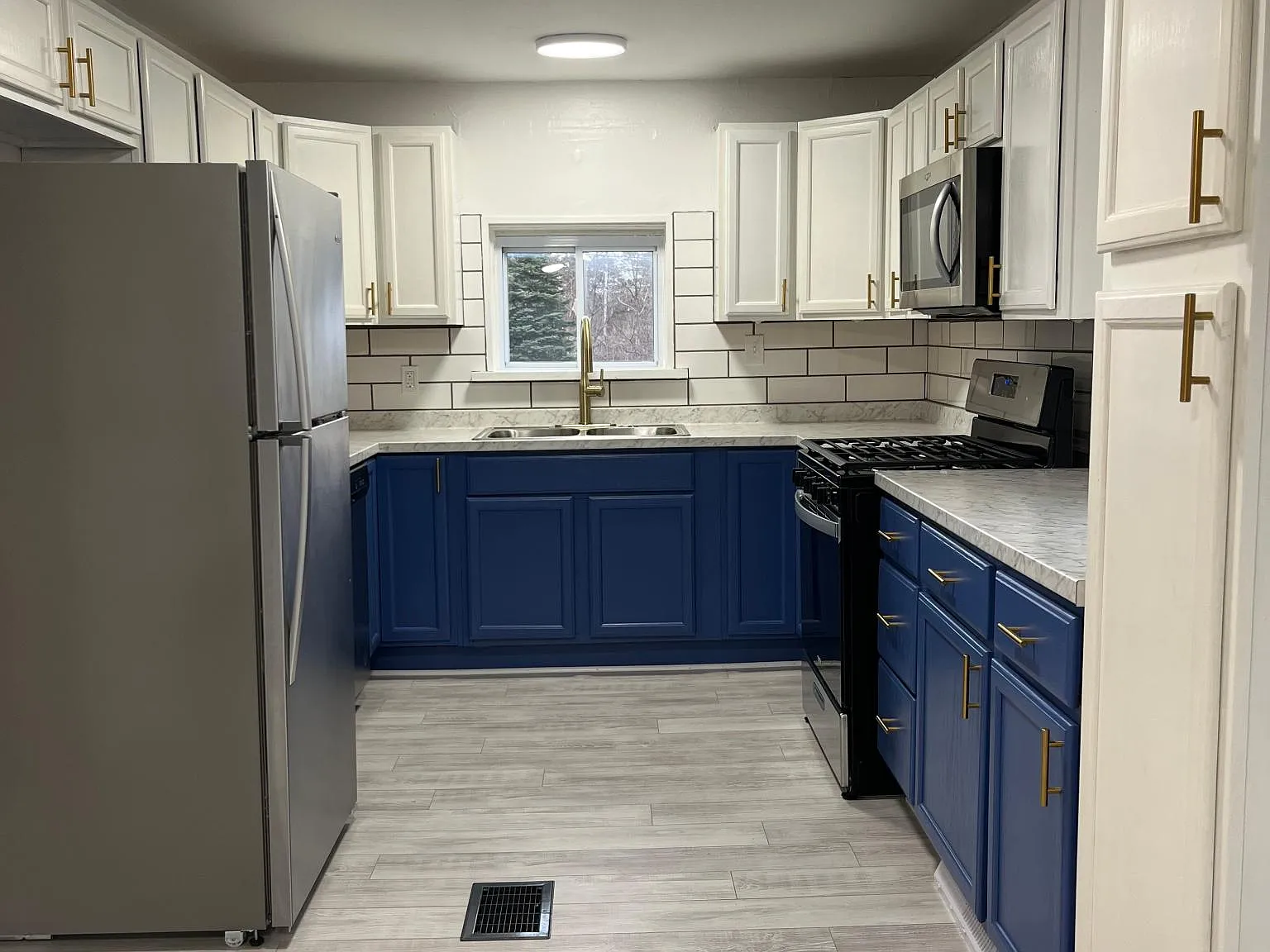 4 bed, 1468 sqft, $1,900 — Photo 1