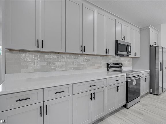 5th image of 2608 Monza Dr