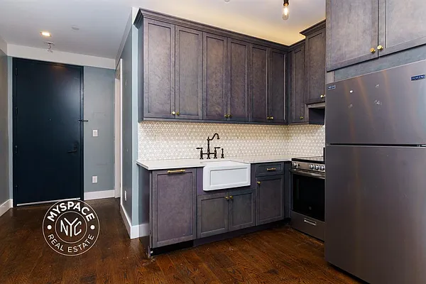 Rented by MySpaceNYC | media 3