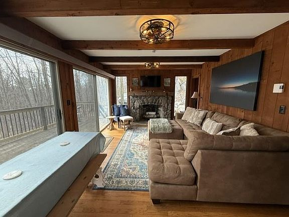 3rd image of 702 Little Sunapee Rd