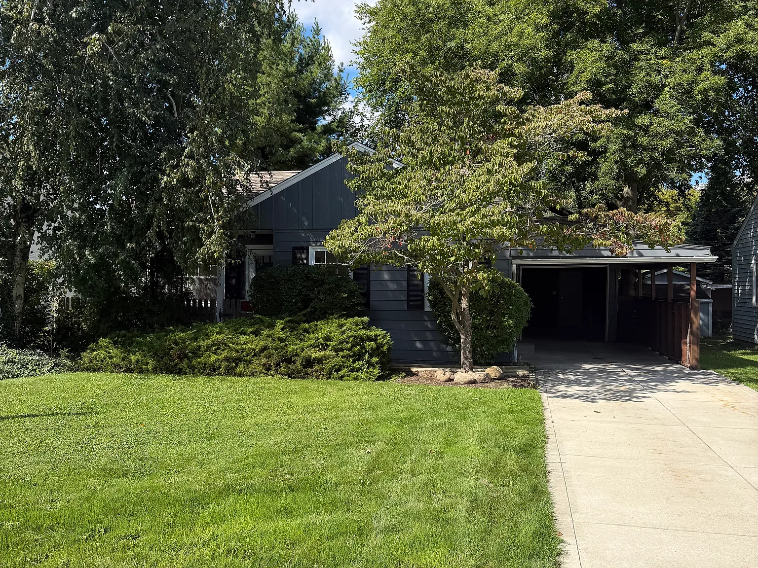 1126 Genesee Ave — Photo 1