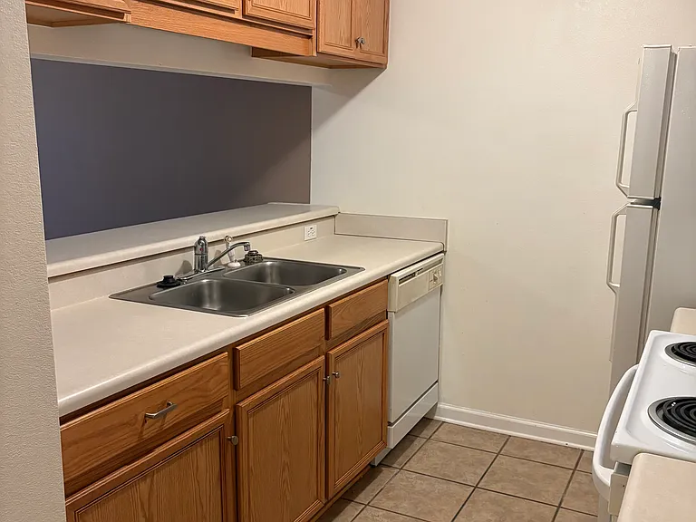 2738 W Tharpe St #2303 — Photo 5