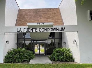 9520 SW 8th St APT 210, Miami, FL 33174