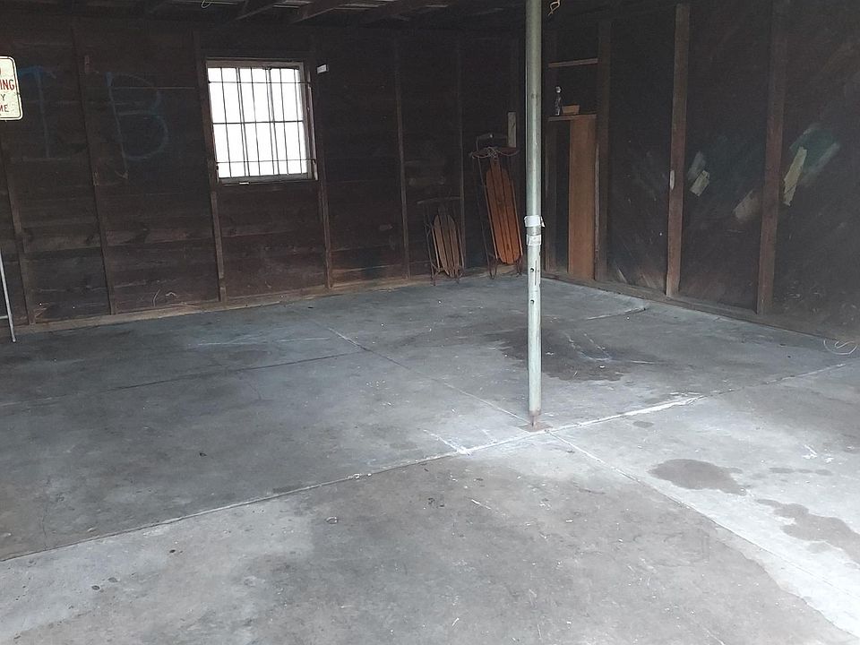 Building Photo 4