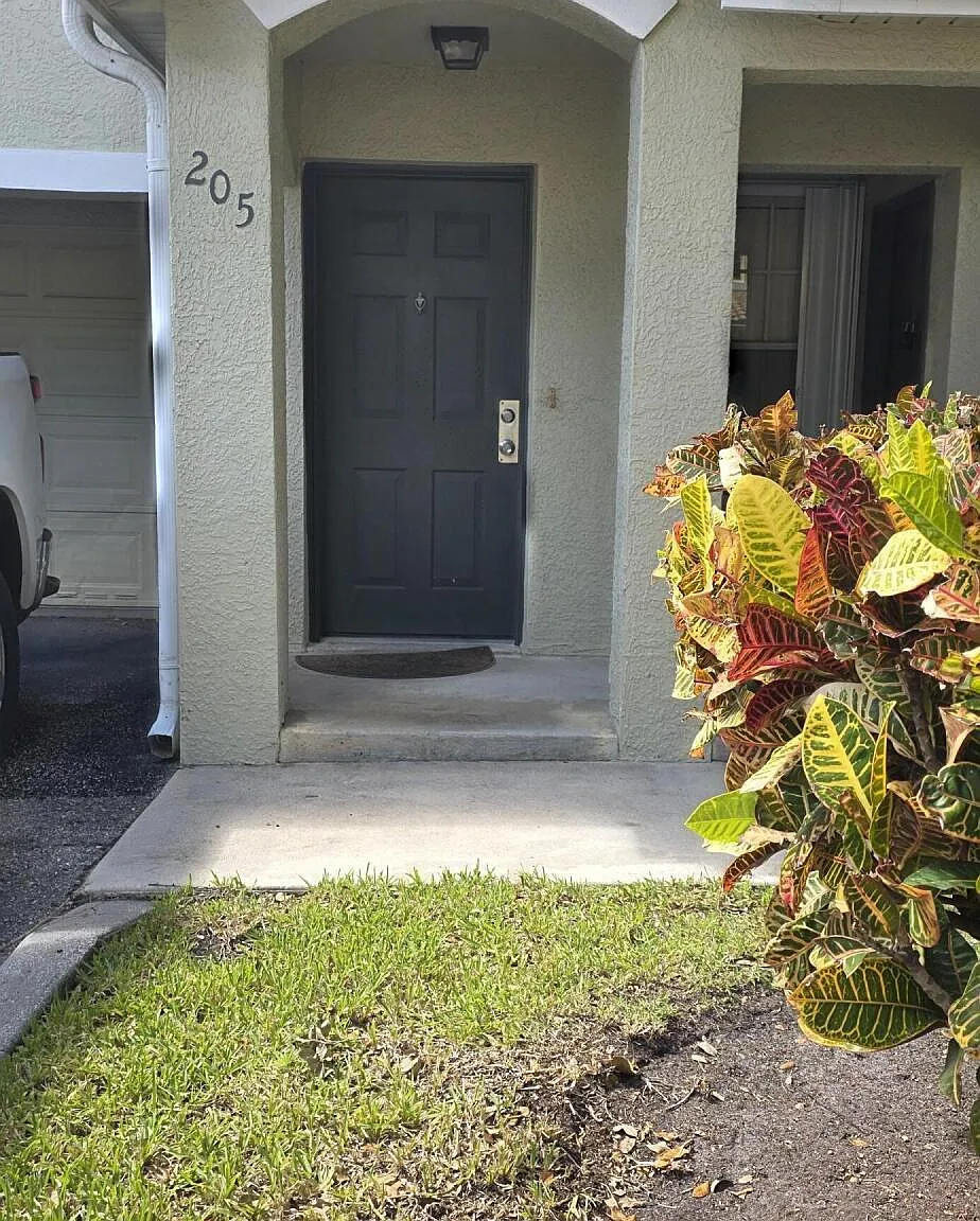2 bed, 2.0 bath, 1288 sqft, $2,250 — Photo 1