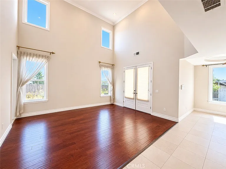 8228 Elm Ave — Photo 3