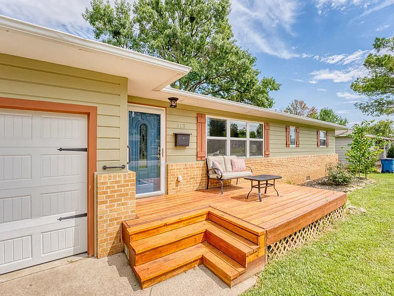 312 Crestview Dr #ID1297039P — Photo 13
