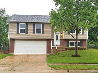 53 Royal Oaks Dr, O'Fallon, MO 63366