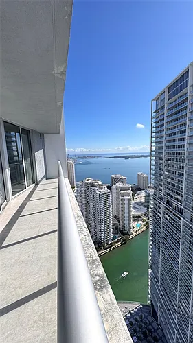 475 Brickell Ave #4913 Photo 1