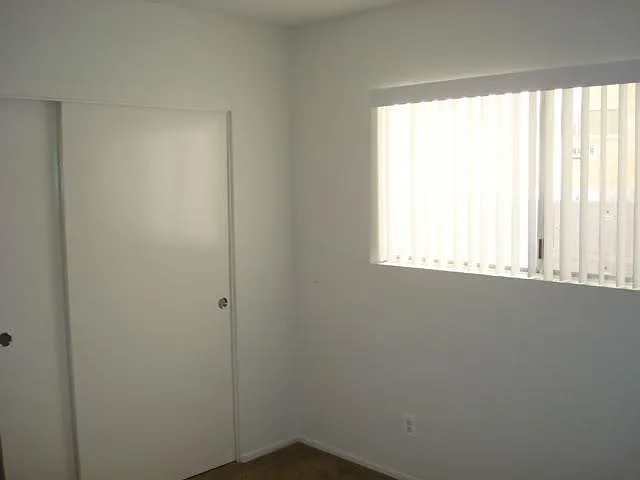 821 S Webster Ave — Photo 3