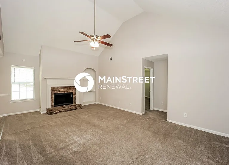 714 Rosewood Cir — Photo 4