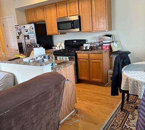 5th image of 77 N Wolf Rd Unit 210