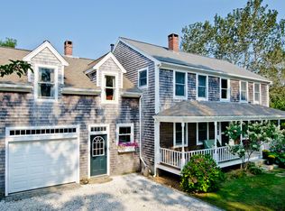 2 Doar St, Oak Bluffs, MA 02557