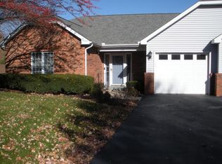 1314 Silhavy Cir, Valparaiso, IN 46383