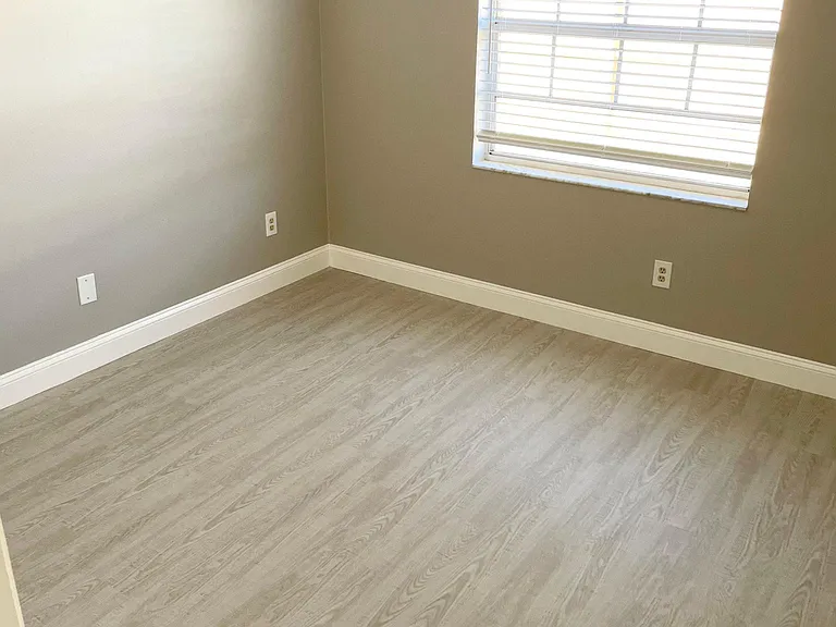 3109 Bloomingdale Villas Ct #3109 — Photo 11