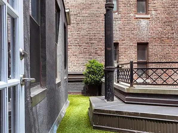 140 West 58th Street image 11 of 12