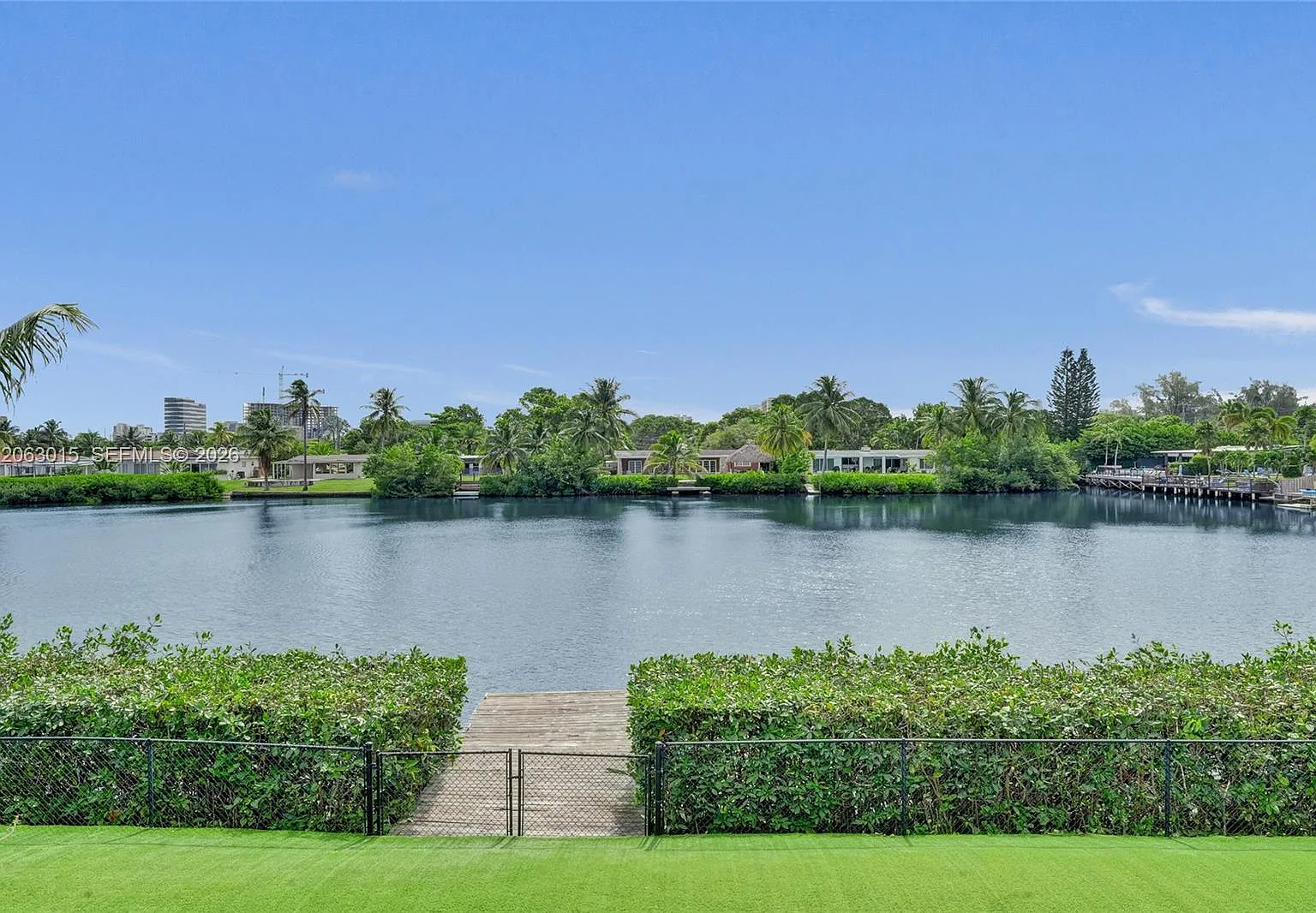 Enchanted Lake Sec 3 — Photo 4