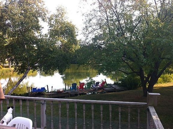 Back yard w/small Dock