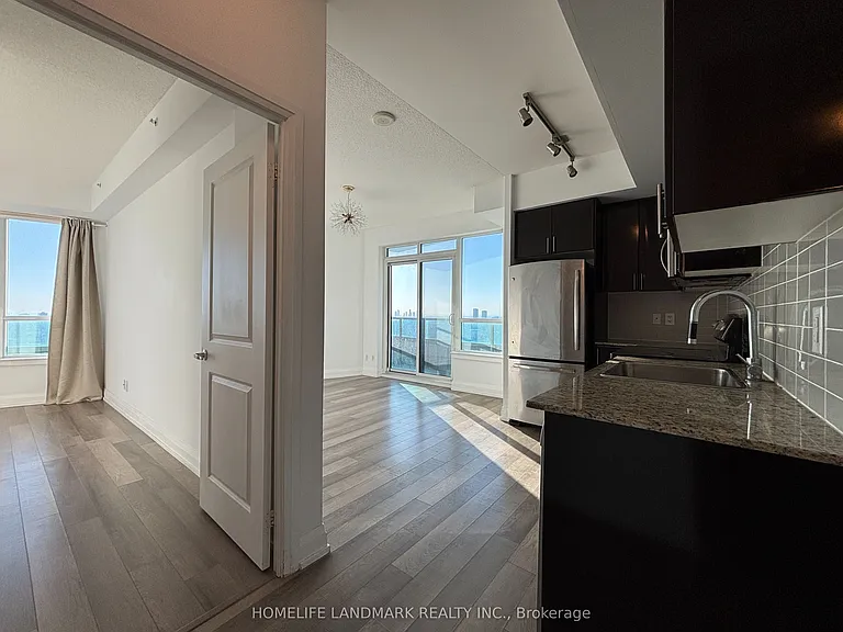 7171 Yonge St #2508 — Photo 4