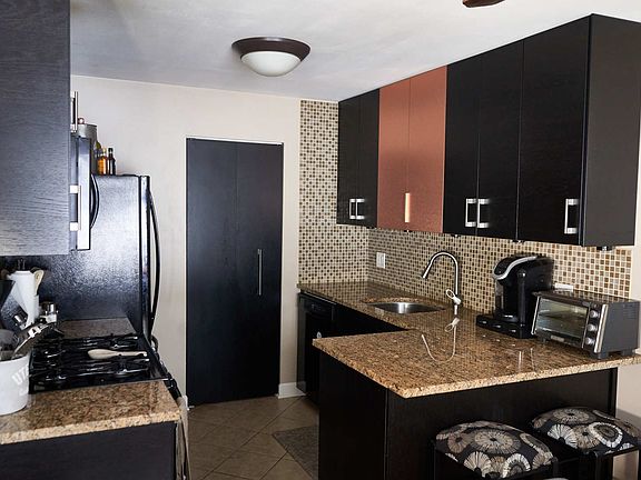 4th image of 610 N Deer Run Dr #610