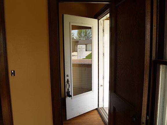 den prviate entry off front
