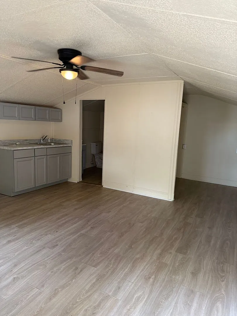 BV-811 Patio Road — Photo 3