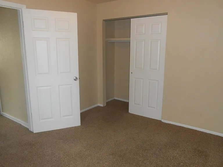 1051 Teller Ave — Photo 13