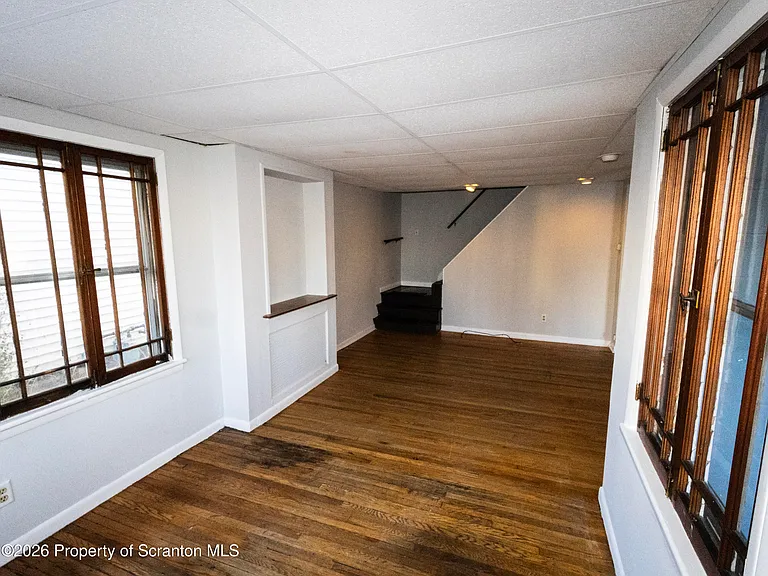 418 E Market St — Photo 9